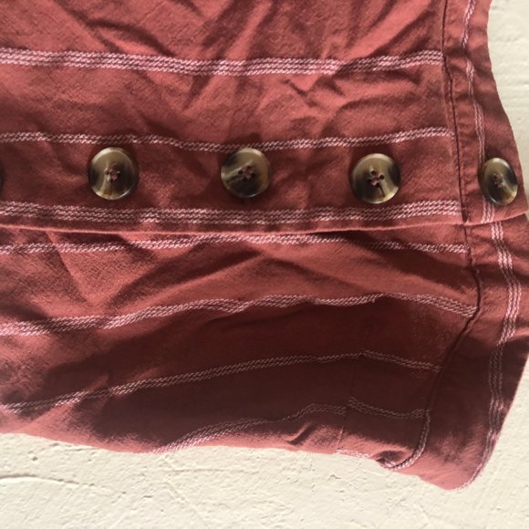Button Cropped Tank - Picture 3 of 4